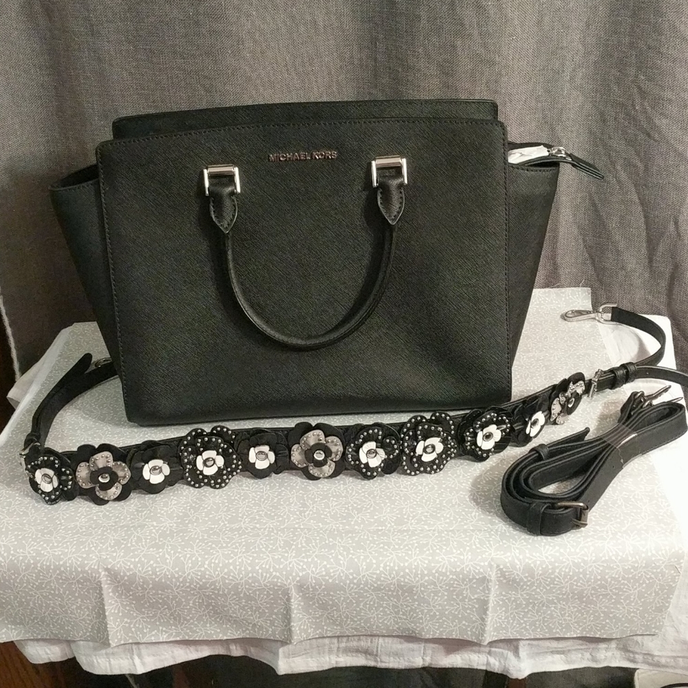 Black Michael Kors bag